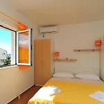 Ka - Ro Pensión 3*