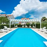 Pensión Ka - Ro 3*
