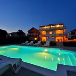 Pensión Ka - Ro 3*