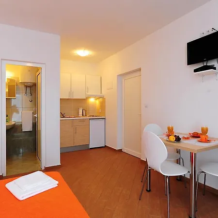 Casa de hóspedes Ka - Ro 3*