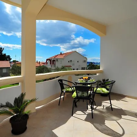 Ka - Ro Guest house